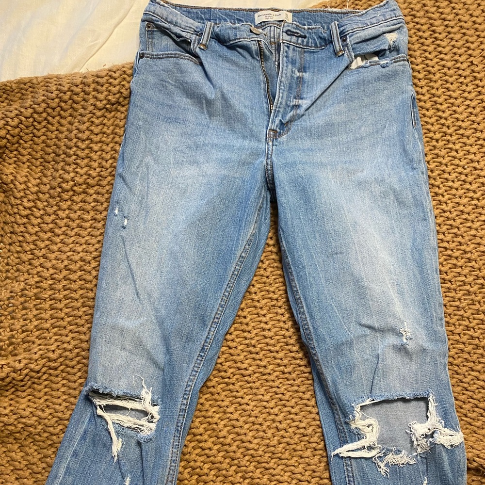 The skinny high rise Abercrombie and fitch jeans. Size 30 10L